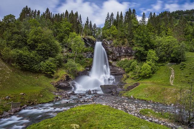 011 Steindalsfossen.jpg